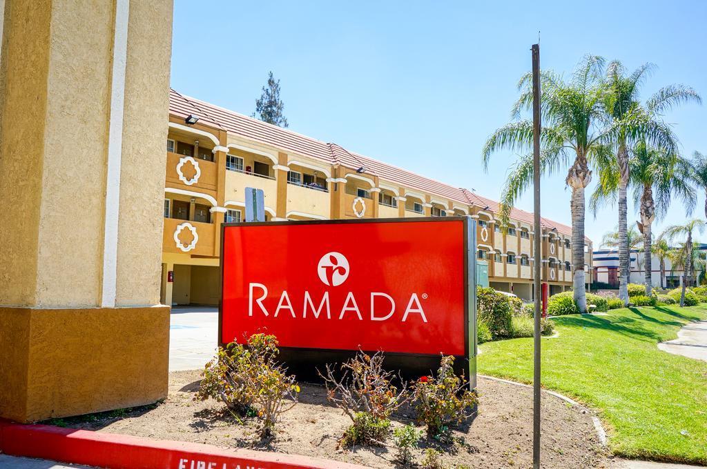 Ramada By Wyndham Ontario Hotel Kültér fotó