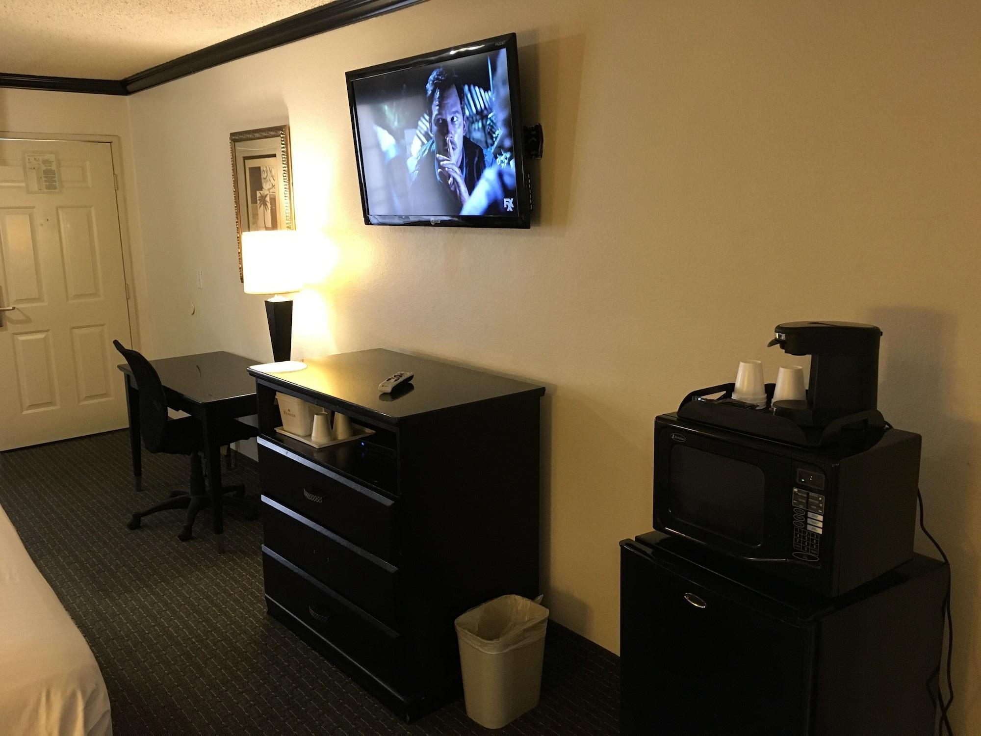 Ramada By Wyndham Ontario Hotel Kültér fotó